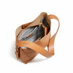 bolsa feminina grande  de couro aberta