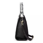 bolsa feminina preta  em couro genuino