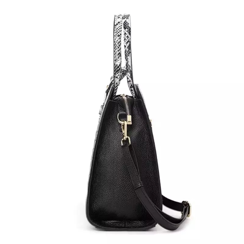 bolsa feminina preta  em couro genuino