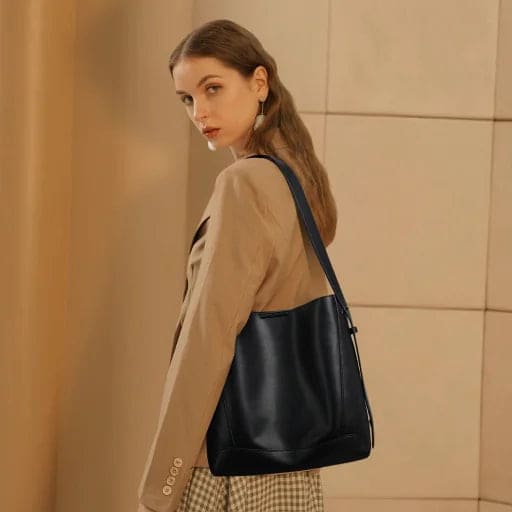 bolsa feminina preta grande em couro, modelo exclusivo