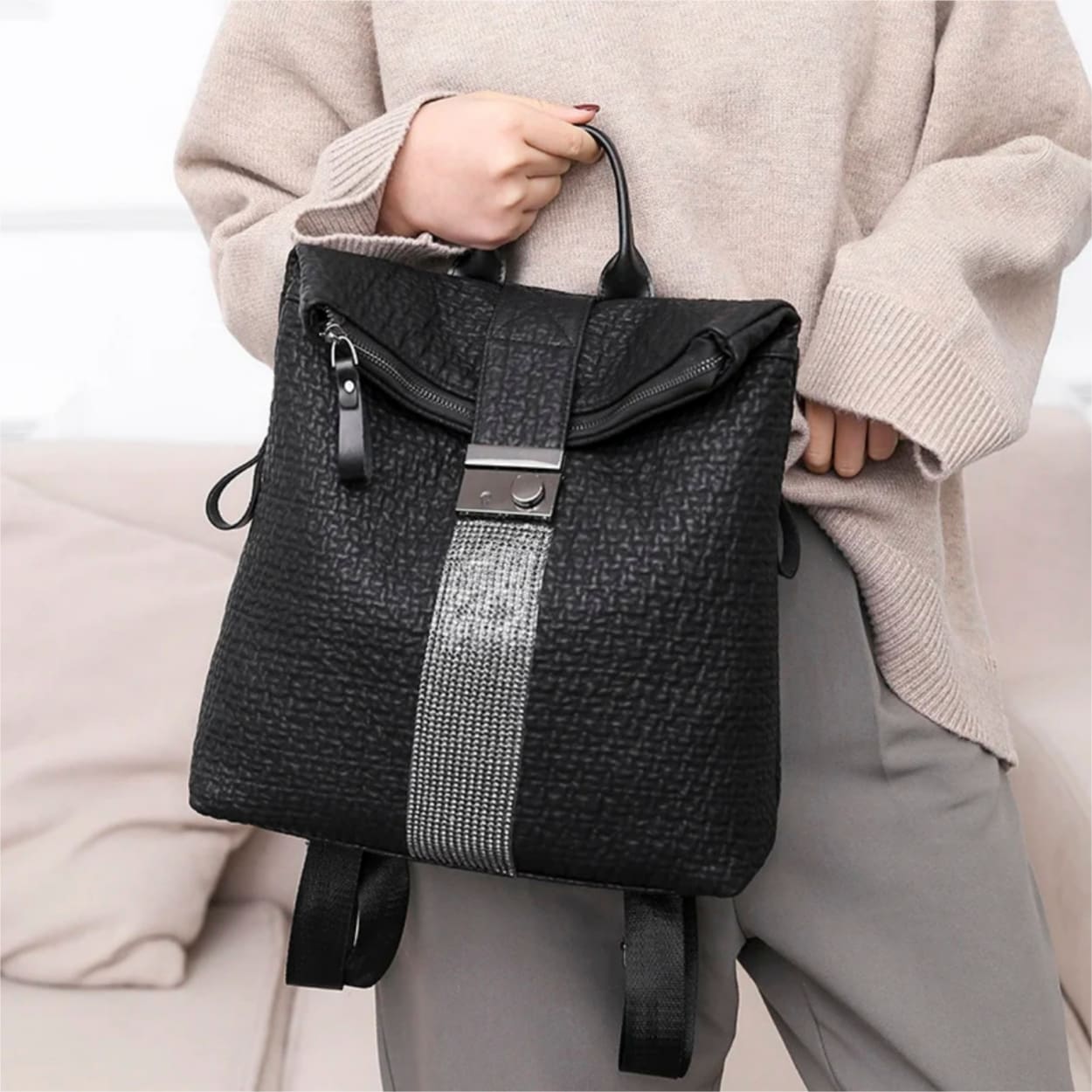 mochila feminna preta Foxer Aura Black 4